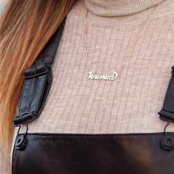 CELEB STYLE NAME NECKLACE